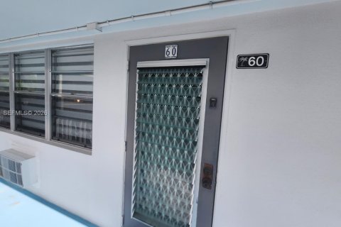 Condominio en venta en Deerfield Beach, Florida, 1 dormitorio, 65.03 m2 № 2006455 - foto 24