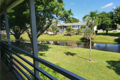 Condominio en venta en Deerfield Beach, Florida, 1 dormitorio, 65.03 m2 № 2006455 - foto 20