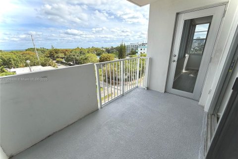 Copropriété à louer à Miami Beach, Floride: 1 chambre, 73.49 m2 № 1964586 - photo 9