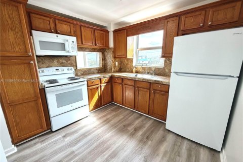 Copropriété à louer à Miami Beach, Floride: 1 chambre, 73.49 m2 № 1964586 - photo 3