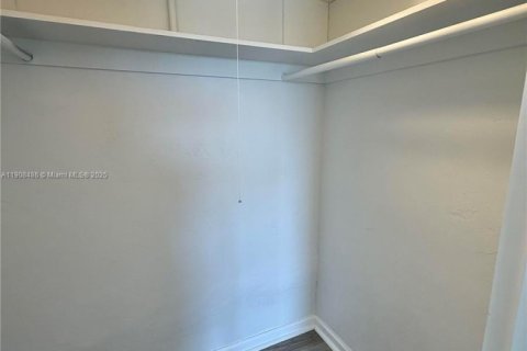 Copropriété à louer à Miami Beach, Floride: 1 chambre, 73.49 m2 № 1964586 - photo 7