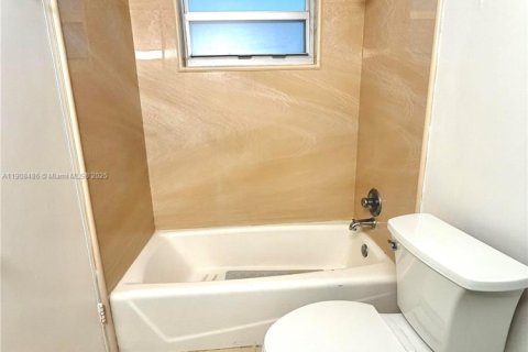 Copropriété à louer à Miami Beach, Floride: 1 chambre, 73.49 m2 № 1964586 - photo 11