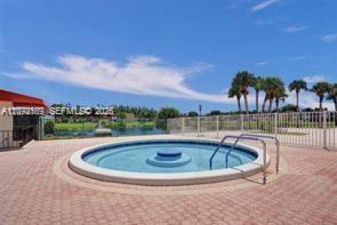 Villa ou maison à louer à West Palm Beach, Floride: 1 chambre, 67.08 m2 № 2305831 - photo 20