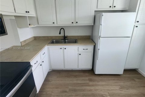 Villa ou maison à louer à West Palm Beach, Floride: 1 chambre, 67.08 m2 № 2305831 - photo 6