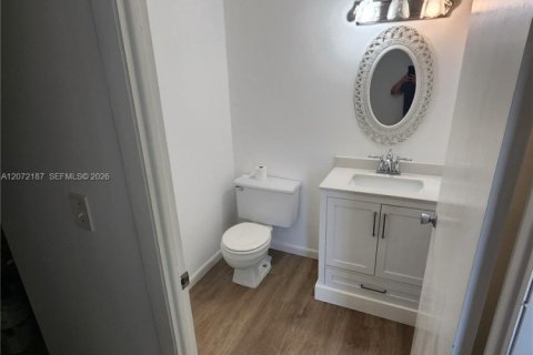 Villa ou maison à louer à West Palm Beach, Floride: 1 chambre, 67.08 m2 № 2305831 - photo 17