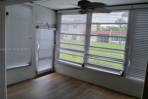 Villa ou maison à louer à West Palm Beach, Floride: 1 chambre, 67.08 m2 № 2305831 - photo 8