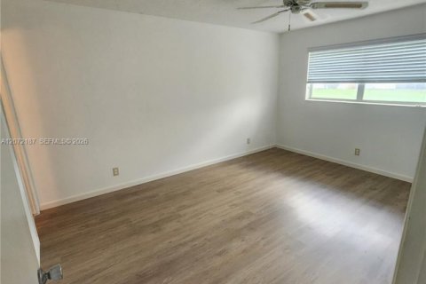 Villa ou maison à louer à West Palm Beach, Floride: 1 chambre, 67.08 m2 № 2305831 - photo 12