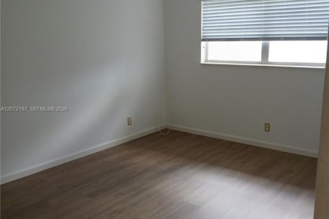 Villa ou maison à louer à West Palm Beach, Floride: 1 chambre, 67.08 m2 № 2305831 - photo 11