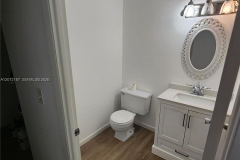 Villa ou maison à louer à West Palm Beach, Floride: 1 chambre, 67.08 m2 № 2305831 - photo 15