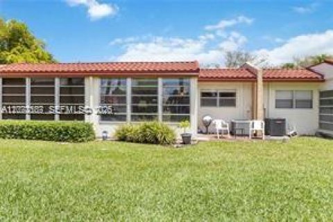 Villa ou maison à louer à West Palm Beach, Floride: 1 chambre, 67.08 m2 № 2305831 - photo 25