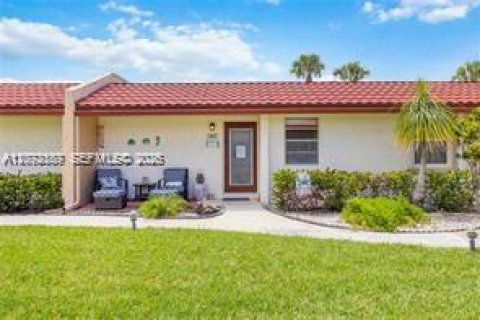 Villa ou maison à louer à West Palm Beach, Floride: 1 chambre, 67.08 m2 № 2305831 - photo 2