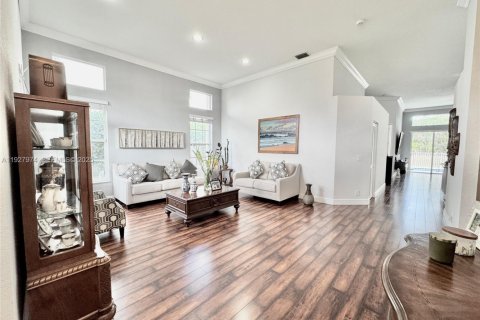 Снять в аренду виллу или дом в Бока-Ратон, Флорида 3 спальни, 196.77м2, № 1988248 - фото 3