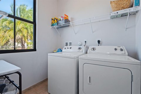 Casa en venta en Miramar, Florida, 3 dormitorios, 173.54 m2 № 2009613 - foto 21