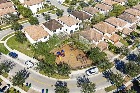 Casa en venta en Miramar, Florida, 3 dormitorios, 173.54 m2 № 2009613 - foto 30