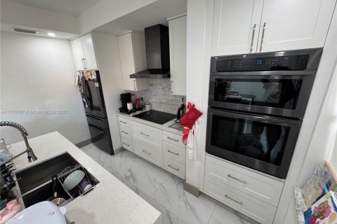 Townhouse in Dania Beach, Florida 3 bedrooms, 128.39 sq.m. № 1710543 - photo 18