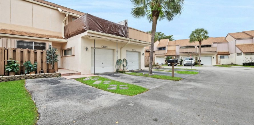 Touwnhouse à Plantation, Floride 4 chambres, 164.44 m2 № 1223131