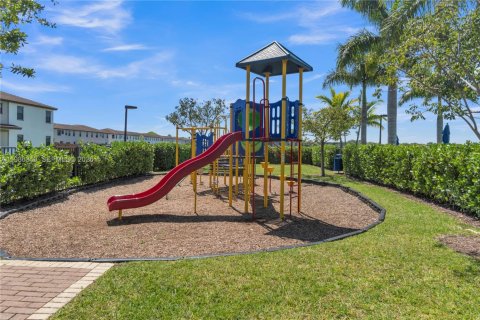 Купить таунхаус в Майами, Флорида 3 спальни, 154.4м2, № 2050603 - фото 28