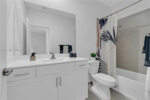 Купить таунхаус в Майами, Флорида 3 спальни, 154.4м2, № 2050603 - фото 23