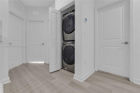 Купить таунхаус в Майами, Флорида 3 спальни, 154.4м2, № 2050603 - фото 26