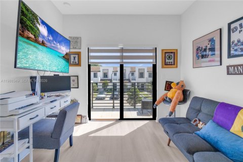 Купить таунхаус в Майами, Флорида 3 спальни, 154.4м2, № 2050603 - фото 12