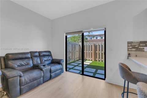 Купить таунхаус в Майами, Флорида 3 спальни, 154.4м2, № 2050603 - фото 11