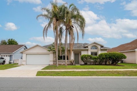 Villa ou maison à Kissimmee, Floride 4 chambres, 200.39 m2 № 2138408