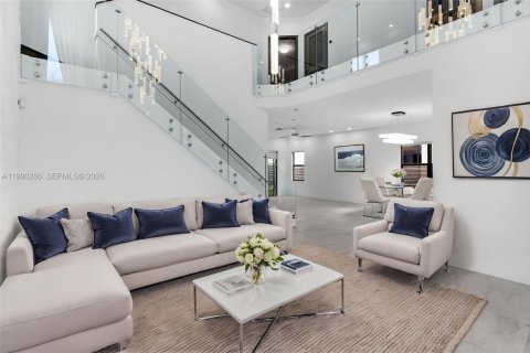 Casa en venta en Miami, Florida, 4 dormitorios, 241.27 m2 № 2057642 - foto 4