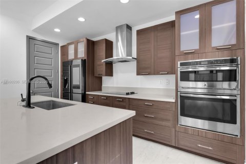 Casa en venta en Miami, Florida, 4 dormitorios, 241.27 m2 № 2057642 - foto 7