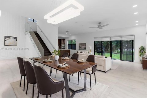 Casa en venta en Miami, Florida, 4 dormitorios, 241.27 m2 № 2057642 - foto 5