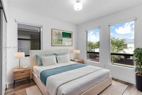 Casa en venta en Miami, Florida, 4 dormitorios, 241.27 m2 № 2057642 - foto 17