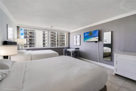 Hotel in Sunny Isles Beach, Florida 33.44 sq.m. № 2085058 - photo 5