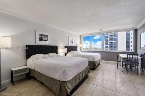 Hotel in Sunny Isles Beach, Florida 33.44 sq.m. № 2085058 - photo 2