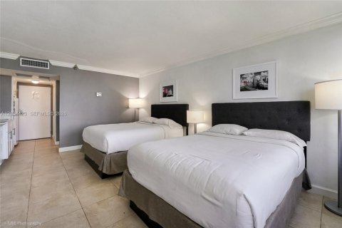 Hotel in Sunny Isles Beach, Florida 33.44 sq.m. № 2085058 - photo 4