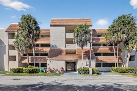 Copropriété à vendre à Miami, Floride: 2 chambres, 130.53 m2 № 2010875 - photo 1