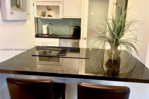 Copropriété à louer à Miami Beach, Floride: 2 chambres, 91.23 m2 № 2001911 - photo 4