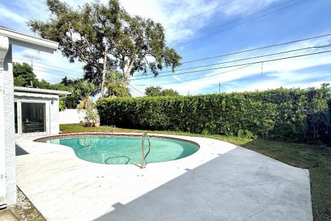 Casa en venta en Seminole, Florida, 3 dormitorios, 170.94 m2 № 1887117 - foto 22