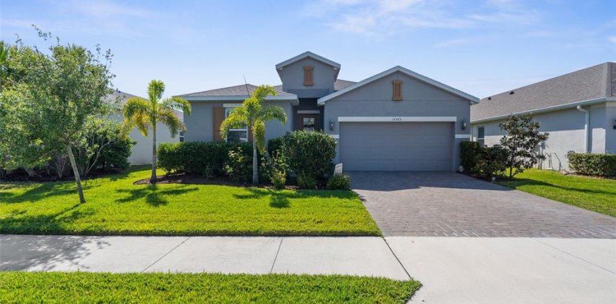 House in Parrish, Florida 3 bedrooms, 178 sq.m. № 1650993