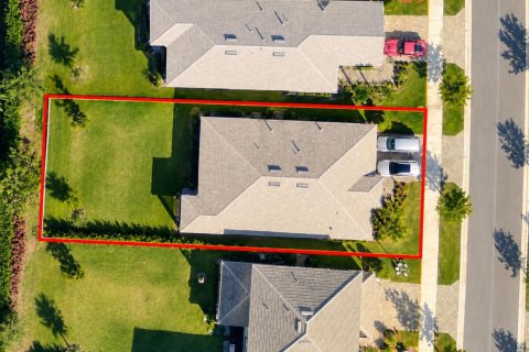 House in Port St. Lucie, Florida 4 bedrooms, 171.78 sq.m. № 2412456 - photo 2