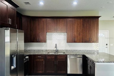 Casa en alquiler en Kissimmee, Florida, 3 dormitorios, 145.02 m2 № 1603217 - foto 3
