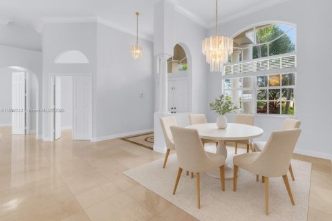 Снять в аренду виллу или дом в Пемброк-Пайнс, Флорида 5 спален, 262.82м2, № 1946127 - фото 14