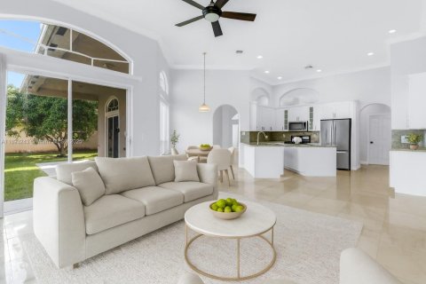 Снять в аренду виллу или дом в Пемброк-Пайнс, Флорида 5 спален, 262.82м2, № 1946127 - фото 8