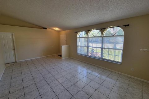 Casa en alquiler en Kissimmee, Florida, 3 dormitorios, 172.24 m2 № 1822766 - foto 3