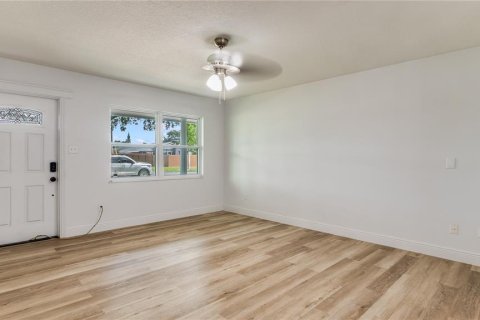 Casa en venta en Orlando, Florida, 3 dormitorios, 126.63 m2 № 1911985 - foto 4