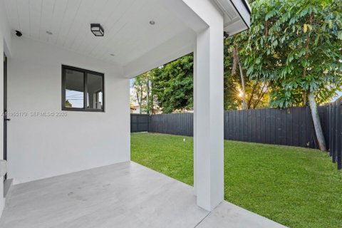 Купить виллу или дом в Майами, Флорида 3 спальни, 103.49м2, № 2026902 - фото 17