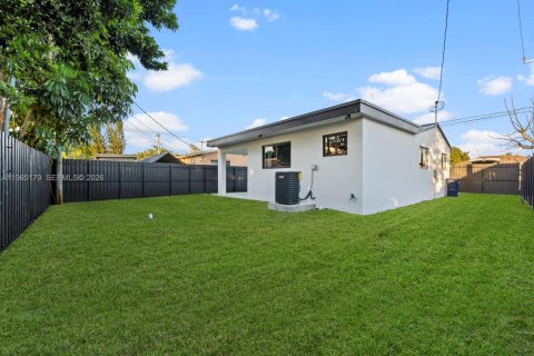 Купить виллу или дом в Майами, Флорида 3 спальни, 103.49м2, № 2026902 - фото 19