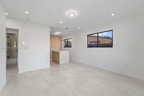 Купить виллу или дом в Майами, Флорида 3 спальни, 103.49м2, № 2026902 - фото 5