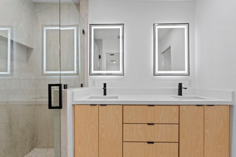 Купить виллу или дом в Майами, Флорида 3 спальни, 103.49м2, № 2026902 - фото 12