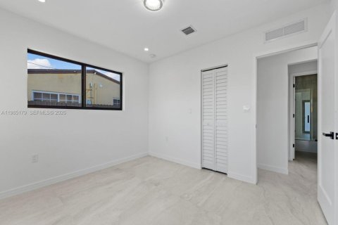 Купить виллу или дом в Майами, Флорида 3 спальни, 103.49м2, № 2026902 - фото 15