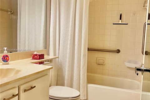 Copropriété à vendre à Pembroke Pines, Floride: 2 chambres, 135.54 m2 № 1896394 - photo 12