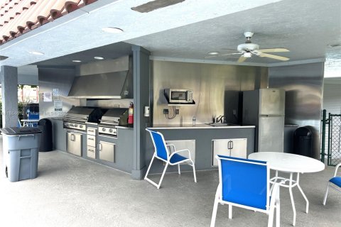 Copropriété à vendre à Pembroke Pines, Floride: 2 chambres, 135.54 m2 № 1896394 - photo 17